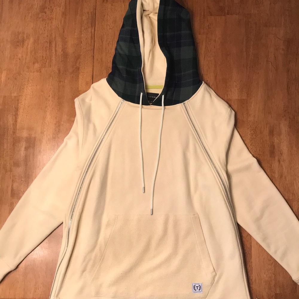 TACKMA Hoodie, Size Medium. NWOT
